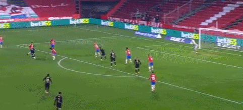 亚伦·贾奇单场双响炮震撼全场