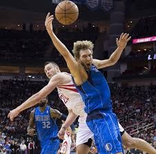 雪花摩天轮为主体 哈尔滨马拉松完赛奖牌亮相